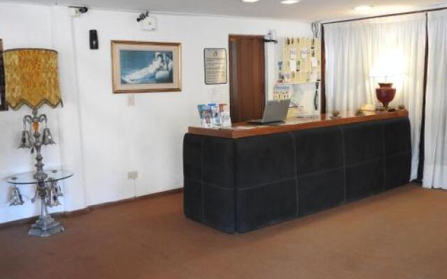 Hotel Tiburones Club