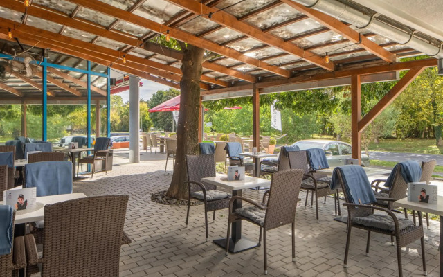 Kristály Hotel