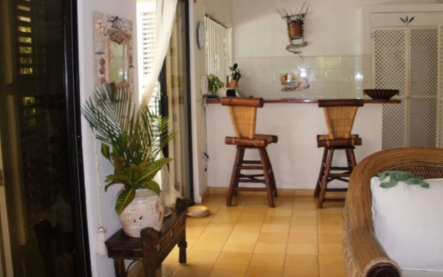 Charming Caribbean Style Villa Near Superb Beach