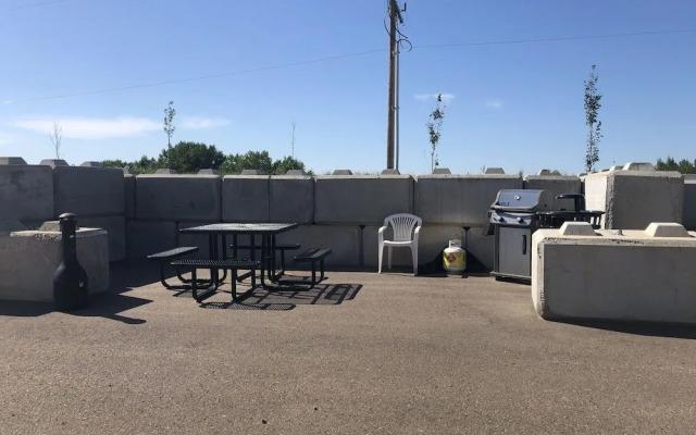 R & R Lakeview in Hardisty