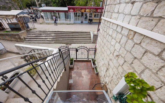 The Garden Rooms & Suites