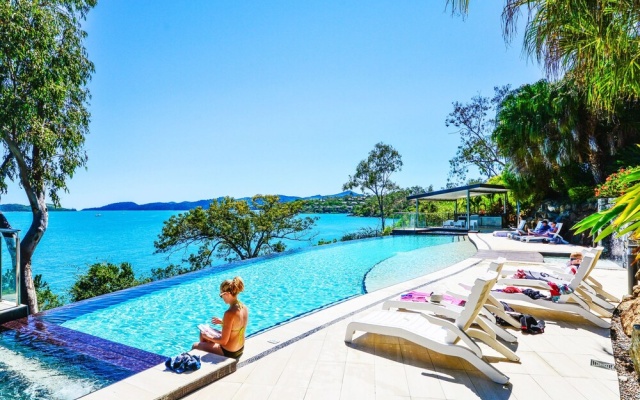 Villa 12 The Edge Oceanfront Deluxe 3 Bedroom Near Marina With Golf Buggy – Pool – Hamilton Island