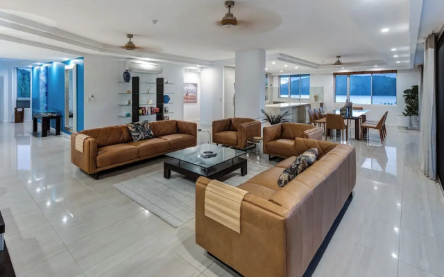 Yacht Harbour Tower 2