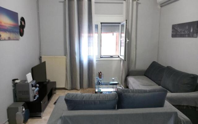 Airport's Close, Cozy Flat for 6 Persons