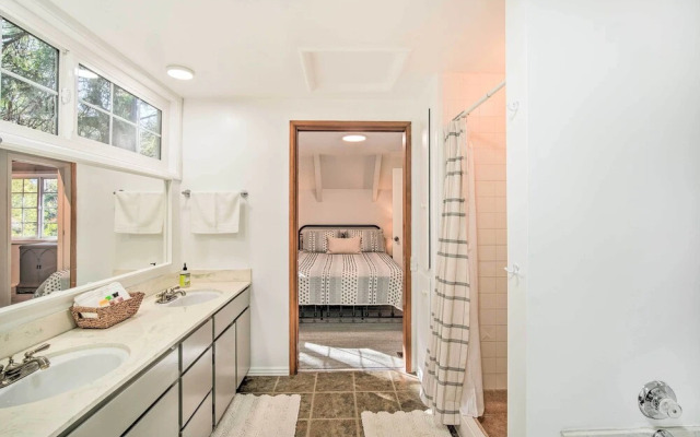 Stunning Getaway in Lake Arrowhead!