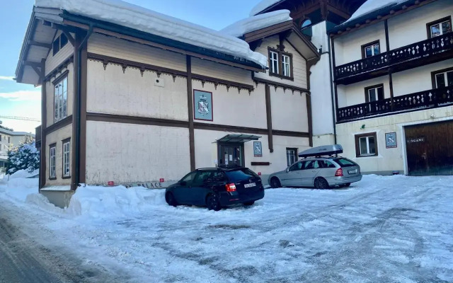 Snowboarders Palace