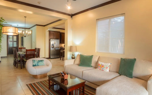 Altavista 5A 3 bdr 3 Bath Ocean View