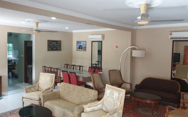 4 Bedroom Bungalow With Private Pool