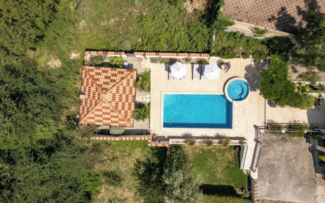 Villa Anna With Private Pool And Garden