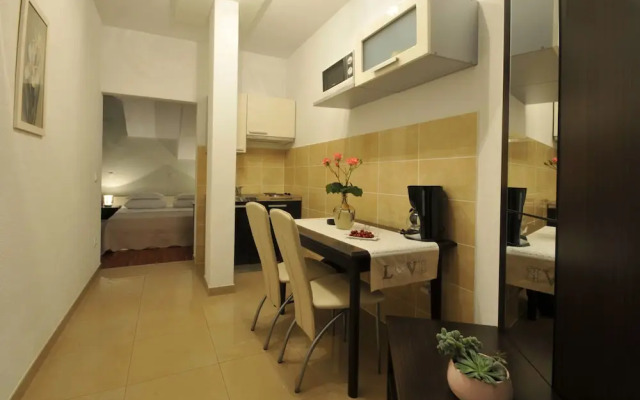 Apartments & Rooms Villa Maslina