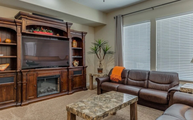 Desert Canyon Paradise 4 Bedroom Apts by Redawning