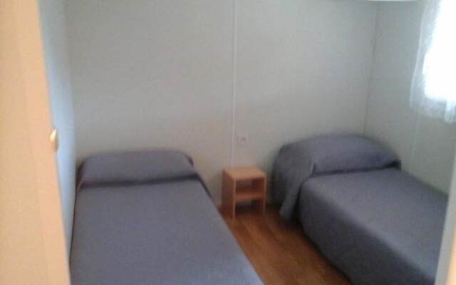 Mobile Home A Saliva