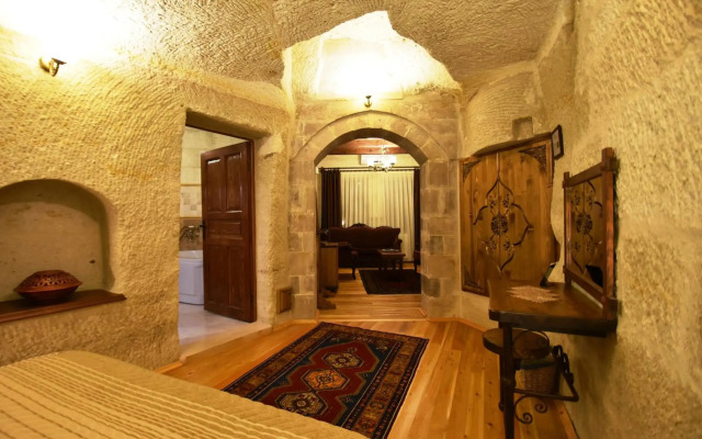 Harman Cave Hotel