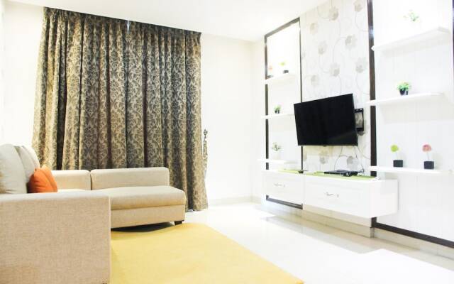 Modern Design 3br Hampton'S Park Apartment Near Cilandak