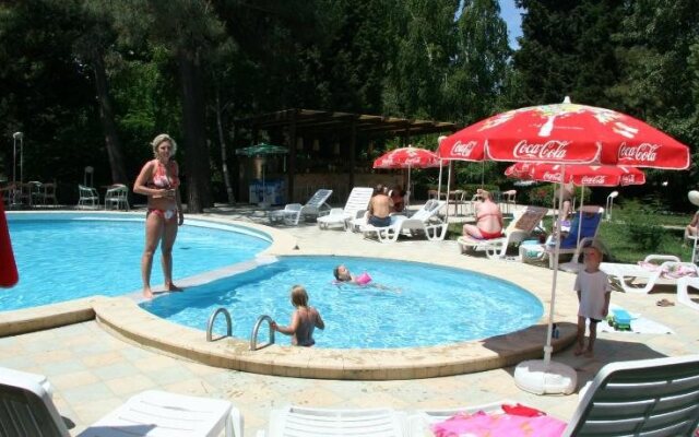 Oasis Park Hotel