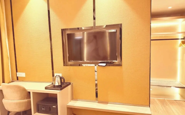 Lush Premier Hotel