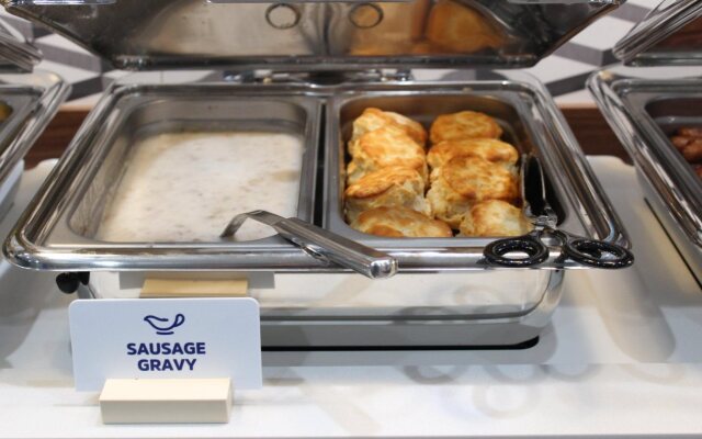 Holiday Inn Express & Suites Mansfield by IHG