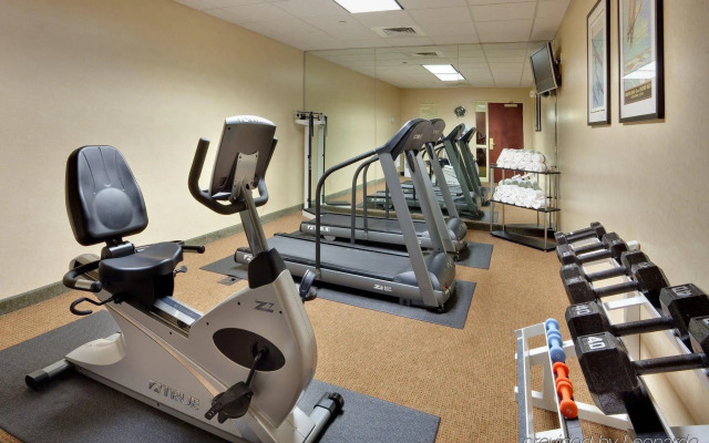 Holiday Inn Express & Suites Bradley Airport by IHG