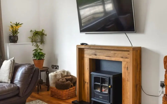The Hideaway - Spacious 3 Bedroom Apartment