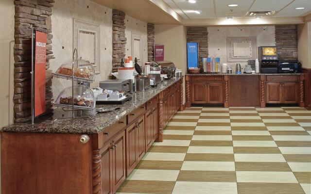Hampton Inn & Suites Youngstown-Canfield