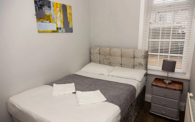 Alexander Apartments Baltic Court