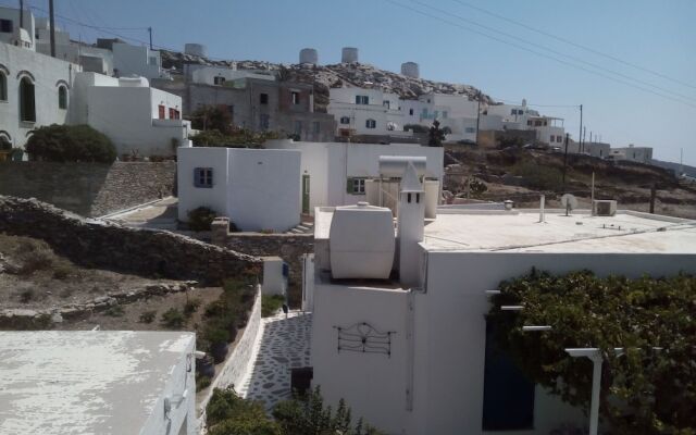 Politimi studios