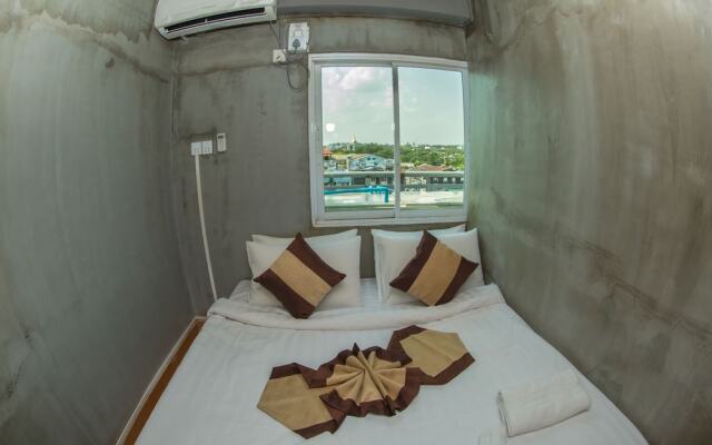 The Lodge Yangon Hostel