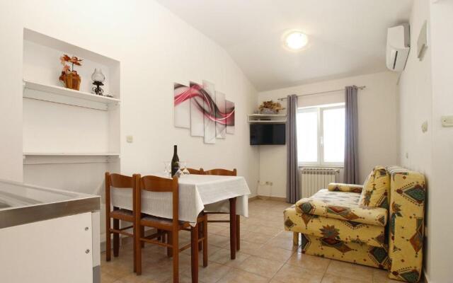 Apartments Biskupije 810