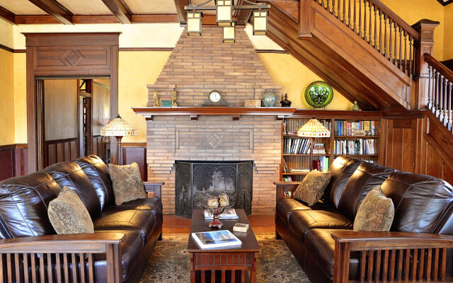 Iron Horse Inn