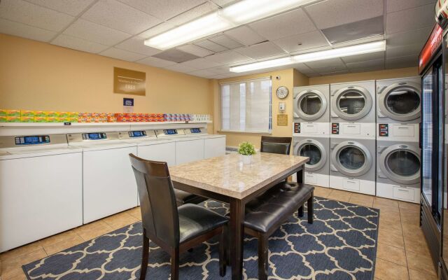 Sonesta Simply Suites Miami Airport Doral