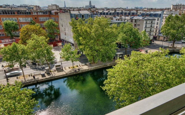 B 825 - Amazing View All Over Paris