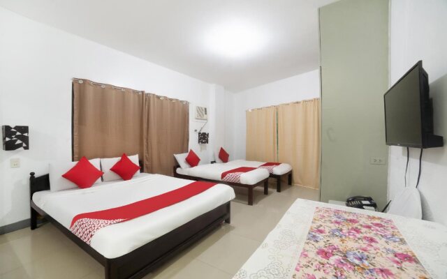 Oyo 200 Ponce Suites Art