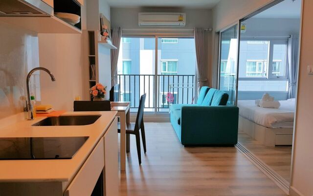 1BR Centric Sea 115 With Infinity Pool