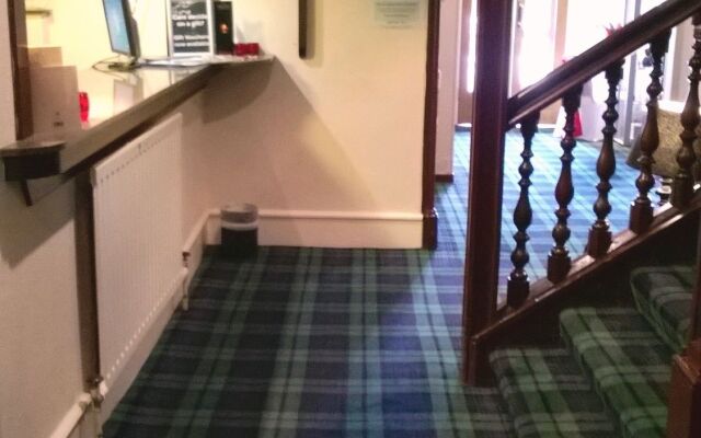 Crown Court Hotel & Bar.