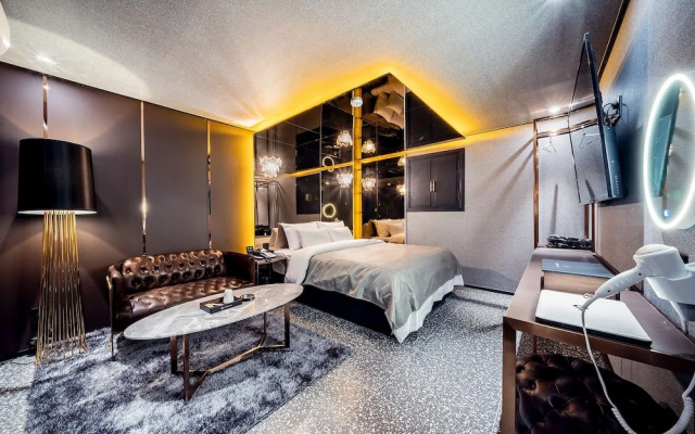 The Gray Hotel