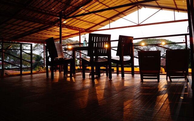 Fortkochi Beach Inn