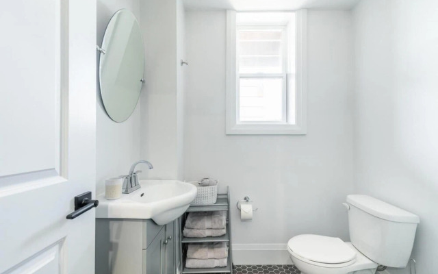 Designed 1BR Apartment 3