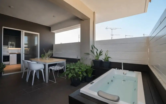 City s Best-kept Secret Chic Luxe Getaway