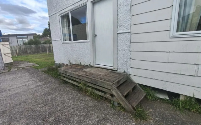 3 Double 1 Sofa Beds House 22B