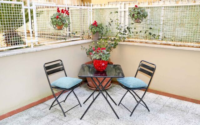 Comfortable Apartment with Terrace