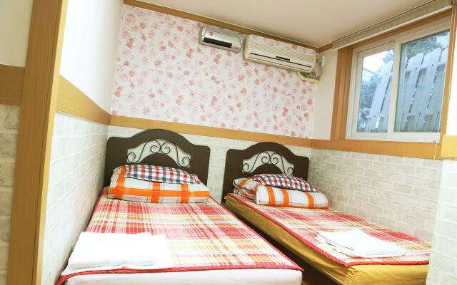 Seoul Myeongdong Stay - Hostel