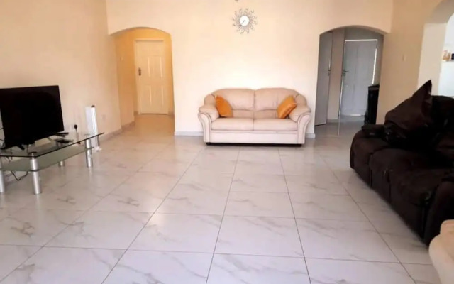 Manacomfy - 14bed House - 4 Baths - Victoria Falls