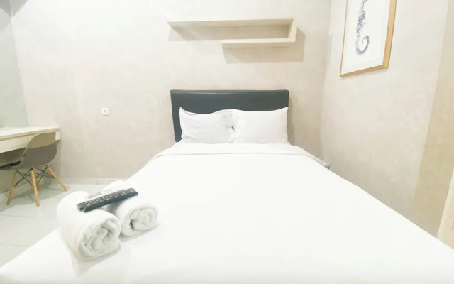 Elegant And Homey Studio At Amartha View Apartment