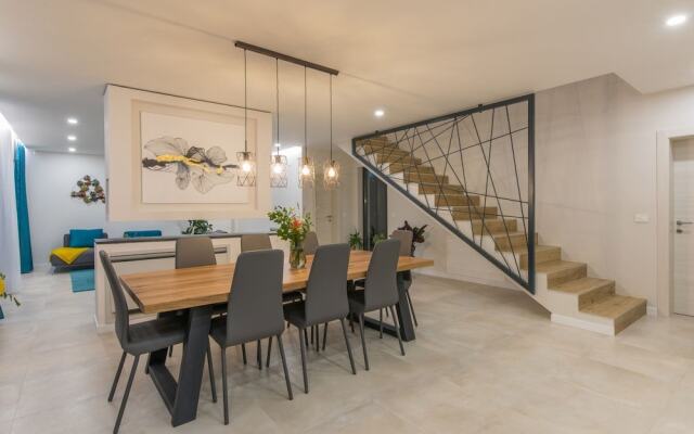 Deluxe Villa in Porec With Wellness Centre & Pool