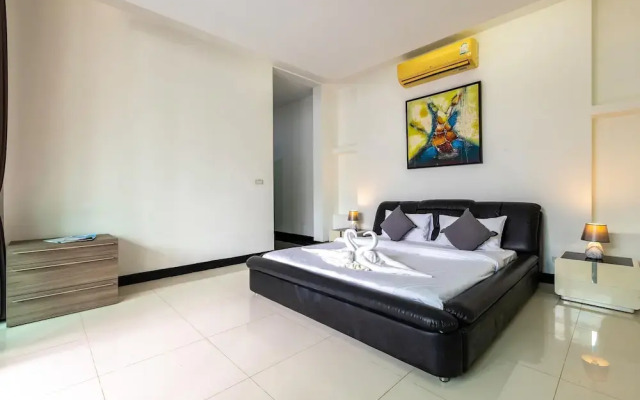 4 Bedroom Modern Pool Villa BL10