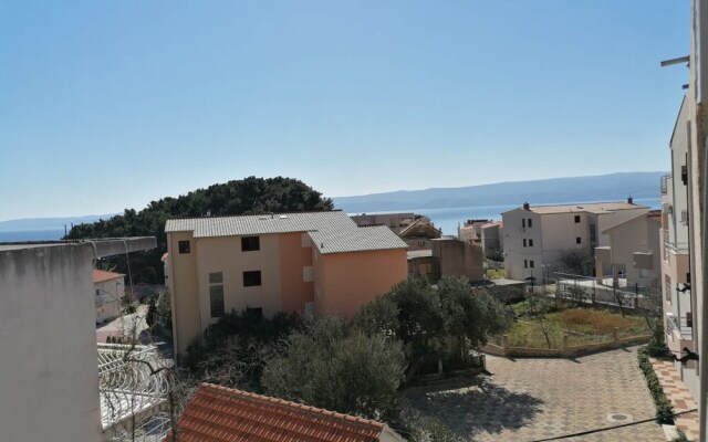 Apt w Jacuzzi, Balcony & sea View, 3 min to Beach