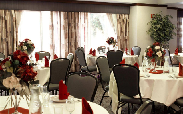Crystal Inn Hotel & Suites Midvalley