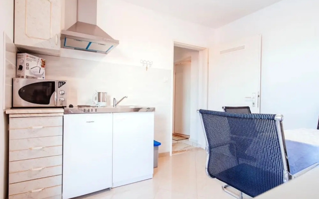 Beautiful Holiday Home in Maslenica Near Beach"