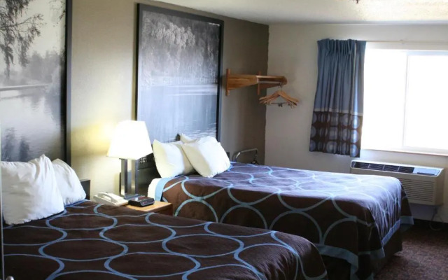 Super 8 Park Rapids