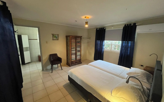 Dive Hut - Boutique Apartments